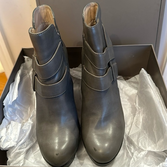 BCBGMaxAzria Combat & Motorcycle Boots - Dark Grey - Size 8 - Picture 4 of 7